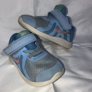 Size 5 Nike(girls)